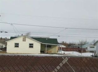 123 W Hugus St, Rawlins, WY 82301
