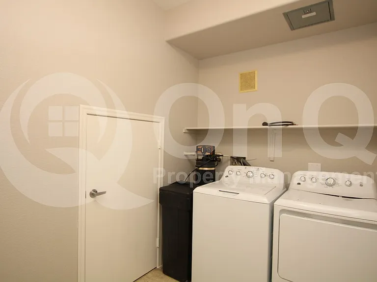 420 W 1st St #222 — Photo 14