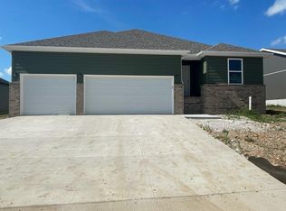 1511 E Macon, Republic, MO 65738