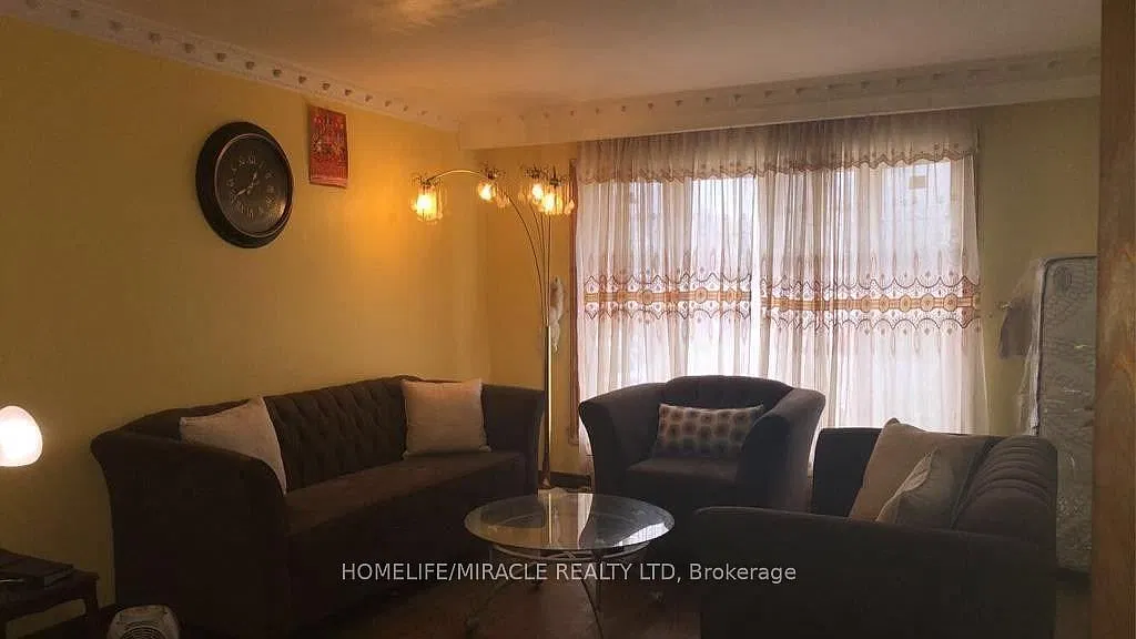4 bed, $3,000 — Photo 2