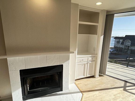 2nd image of 3907 Gresham St