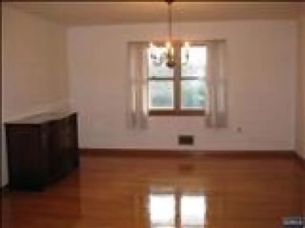 297 Airmont Ave, Mahwah, NJ 07430