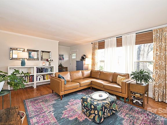5th image of 3035 Cresthill Dr