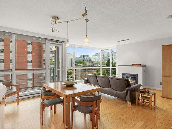 2nd image of 732 Cormorant St #605