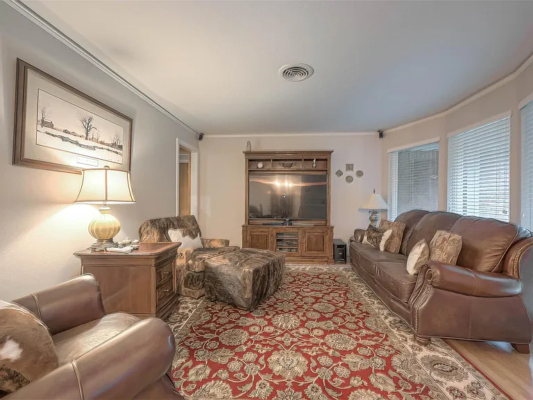 6414 Pineshade Ln — Photo 5