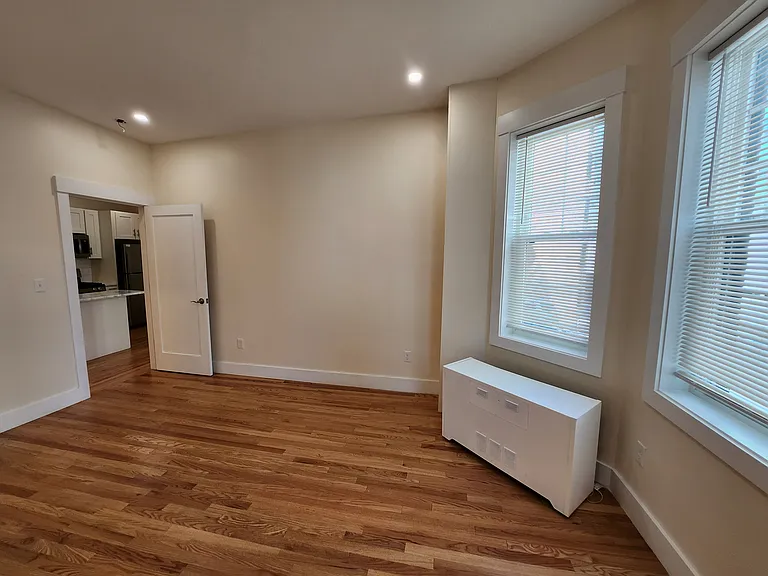31 Peterborough Street — Photo 30