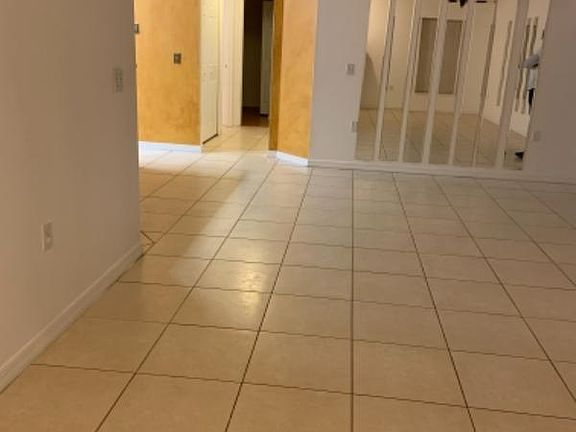5th image of 359 E Ohio Ave