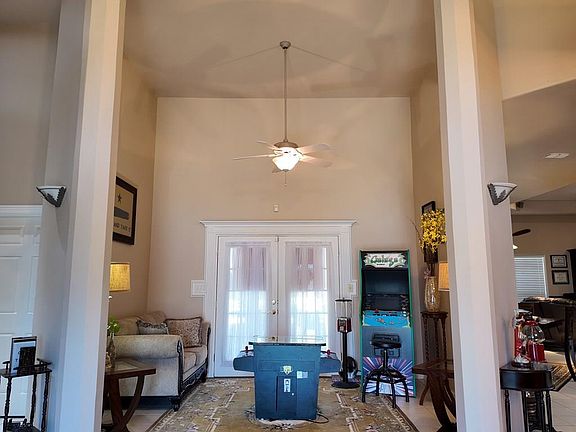 2nd image of 107 Henderson Rd