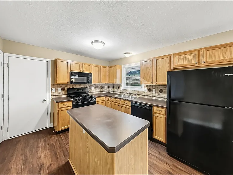 8502 Flowering Cherry Dr — Photo 3