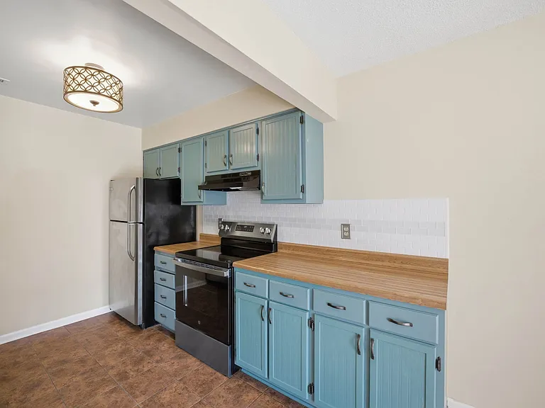 102 Tyburn Ct — Photo 10