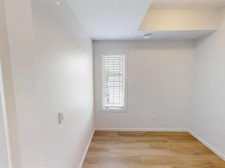 10101 105th Ave #101 — Photo 9