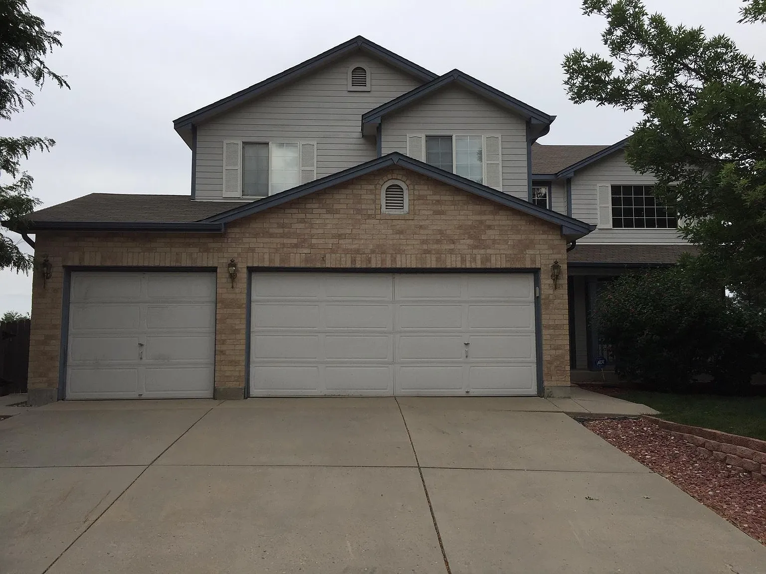 3 bed, 2678 sqft, $3,200 — Photo 1