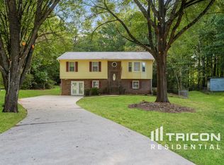 390 Roundup Trl, Ellenwood, GA 30294