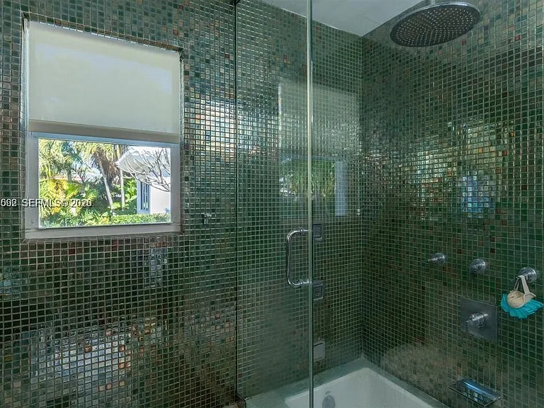 1123 Bay Dr — Photo 14