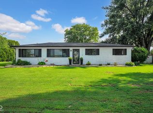 7114 S Midland Ave, Columbus, IN 47201