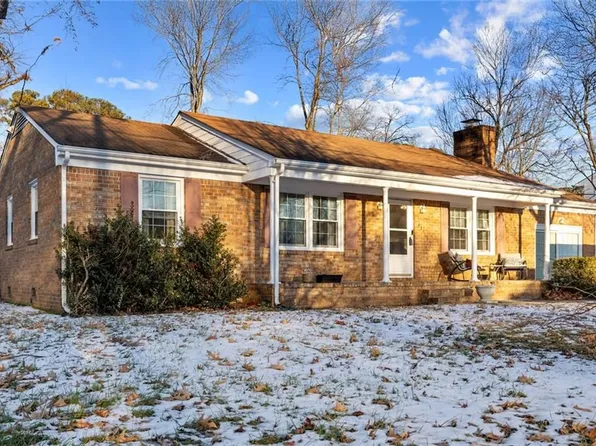 934 Moyer Rd, Newport News, VA 23608