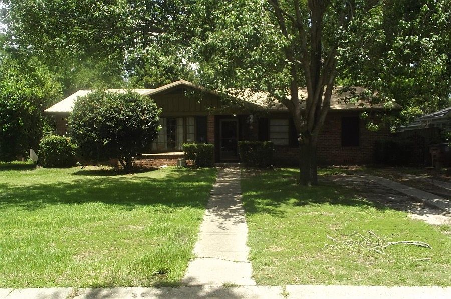 1st image of 2754 N Barksdale Dr