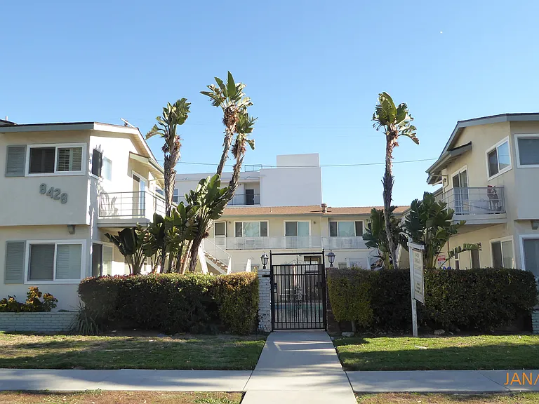 8428 Amigo Ave #5 — Photo 1