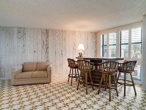 4th image of 1121 Crandon Blvd APT D605