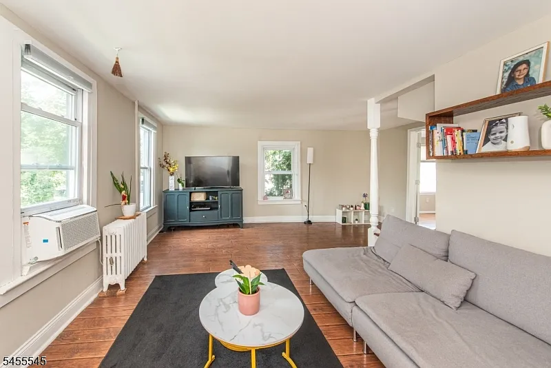 3 bed, 2.0 bath, $3,500 — Photo 2