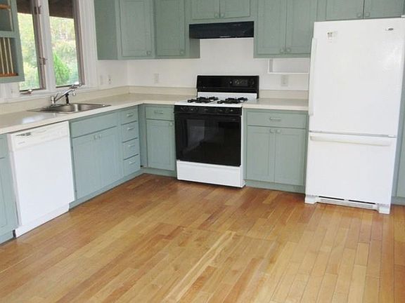 5th image of 11 Cantines Island Ln