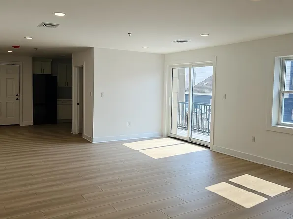 413-415 9th Street image 4 of 43