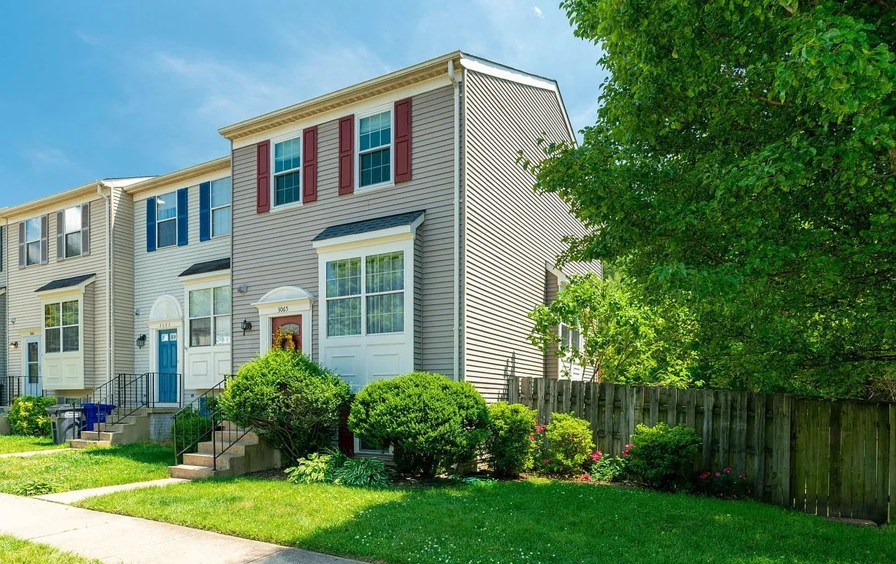 4 bed, 2.5 bath, 1593 sqft, $2,550 — Photo 1