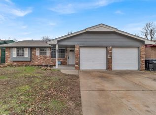 1052 SW 1st St, Moore, OK 73160