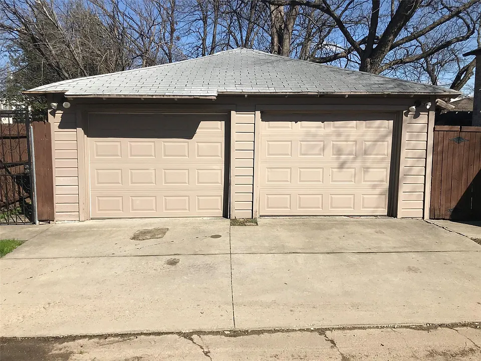 4717 Deere St