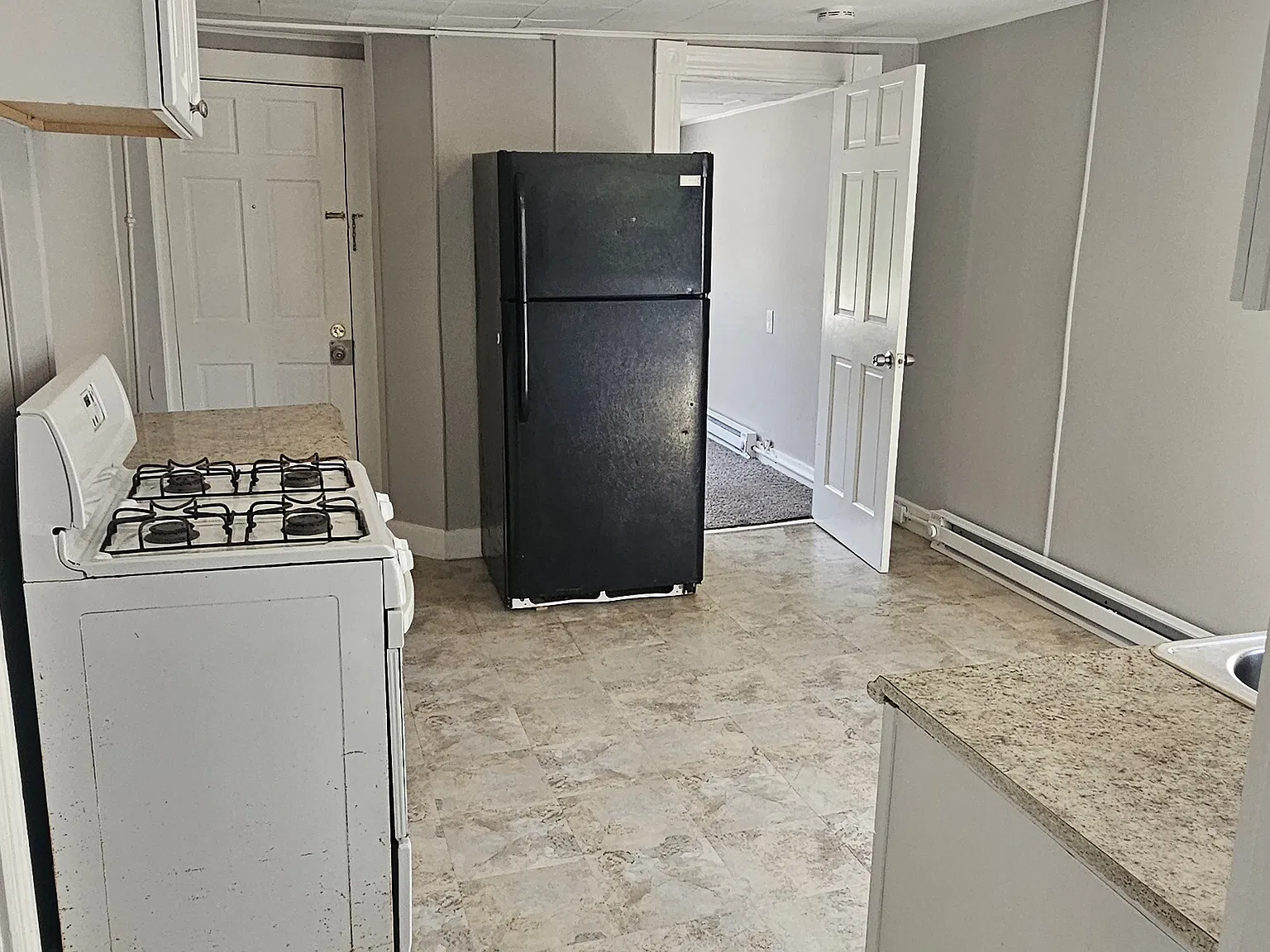 126 Pleasant St — Photo 2