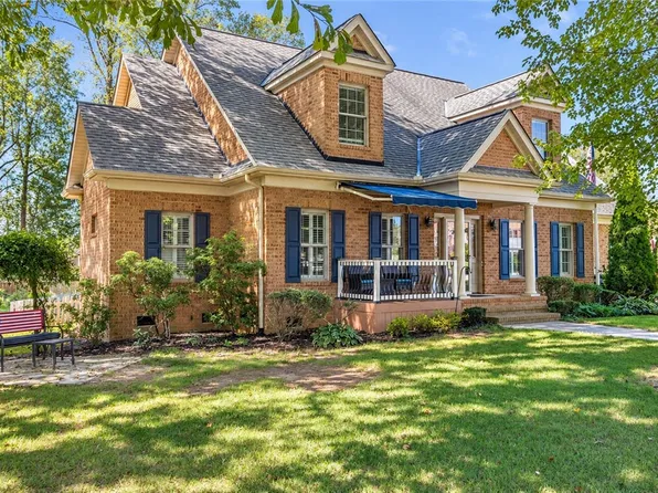 100 Sommerset Ln, Easley, SC 29642