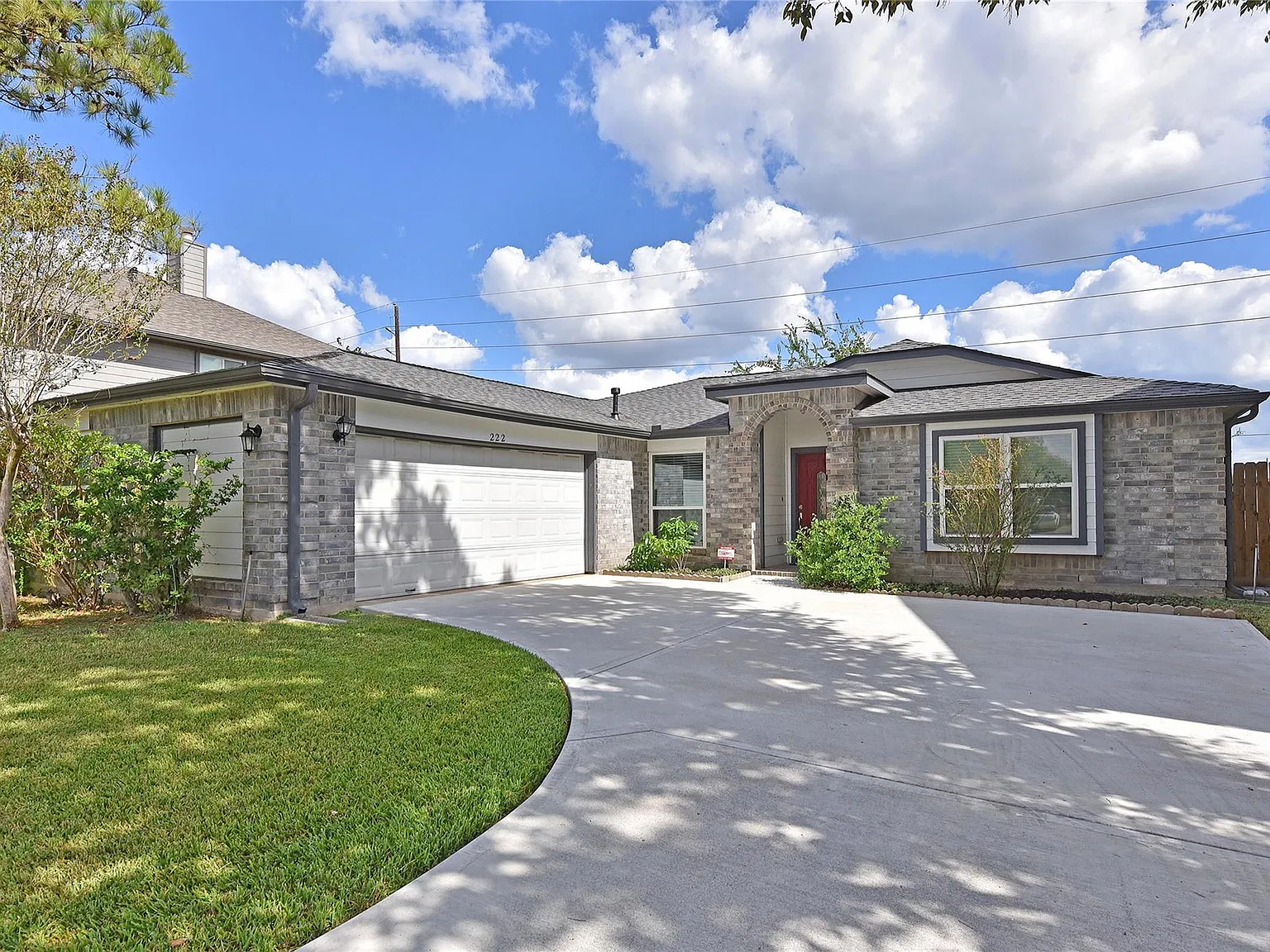 4 bed, 2.0 bath, 1634 sqft, $2,000 — Photo 2