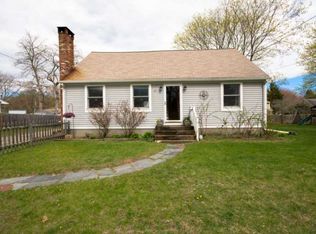 32 Overlook Rd, Narragansett, RI 02882