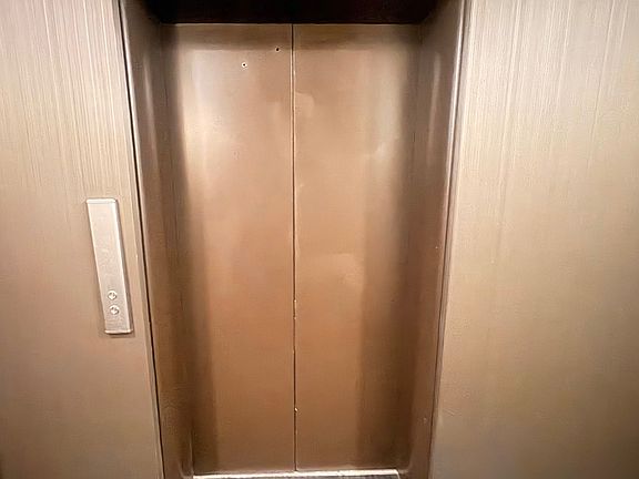 2nd image of 135 Maitland St S #204