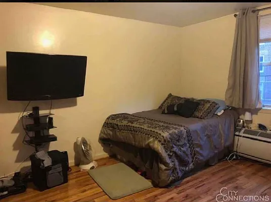 Rented by City Connections Realty | media 9