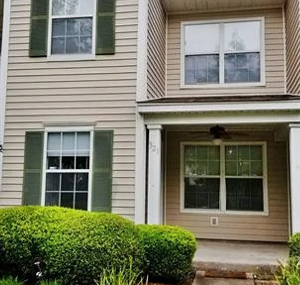 321 Campus Ln — Photo 1