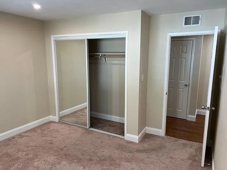 2252 Segundo Ct #4 — Photo 5