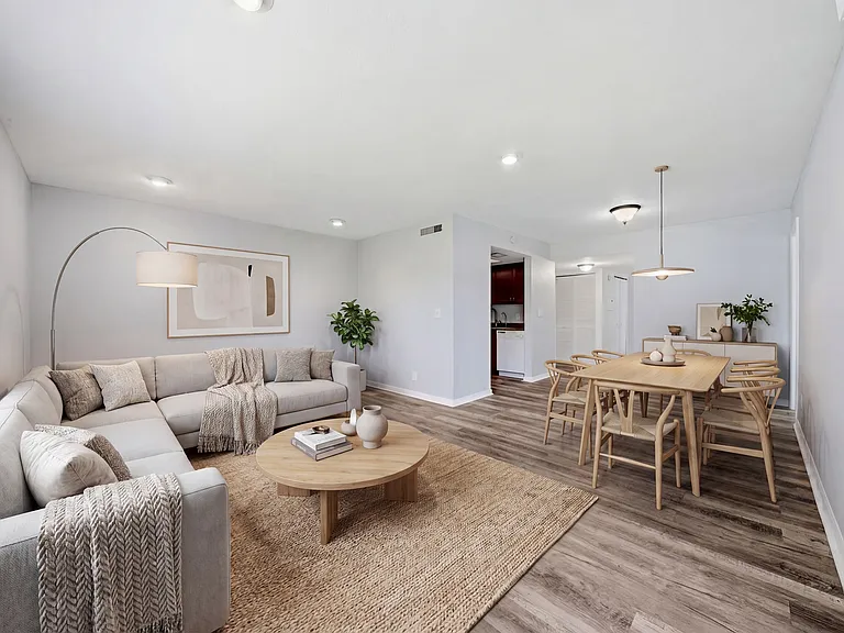647 N Keene Rd #A — Photo 2