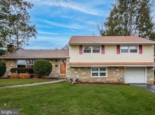 7704 Seminole Ave, Melrose Park, PA 19027