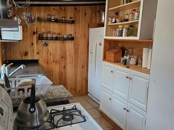 2nd image of 40 Meyers Rd