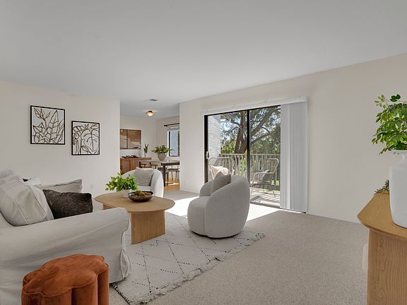 4th image of 900 Cambridge Dr Unit 184