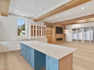 112 Sheephill Rd, Riverside, CT 06878