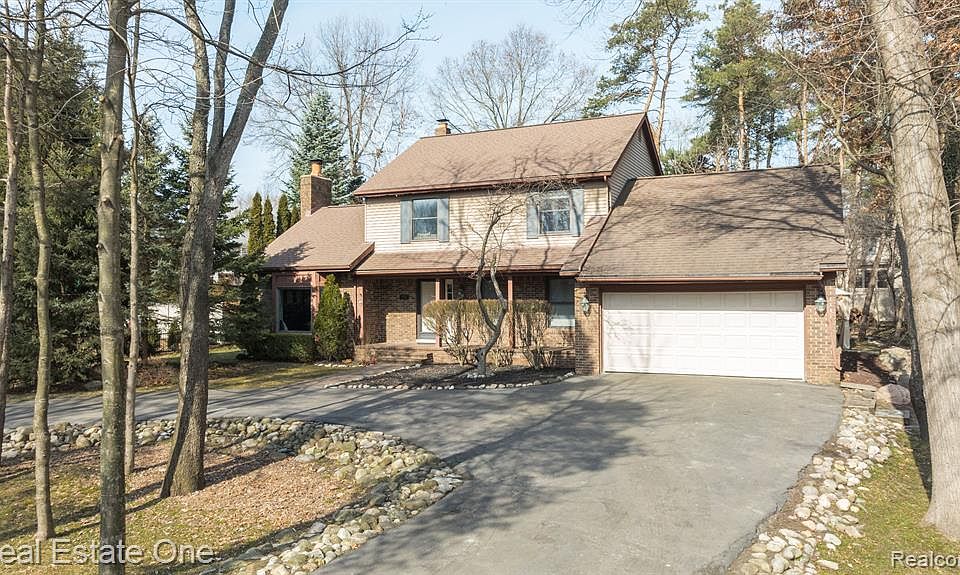 6362 Almond Ln, Clarkston, MI 48346 Zillow