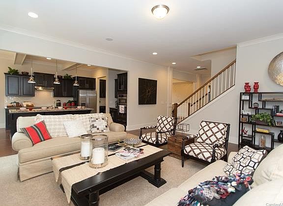 5th image of 2103 Saddleridge Dr