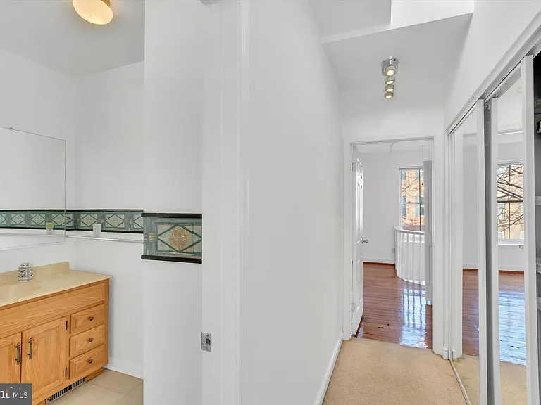 805 S Charles St — Photo 19