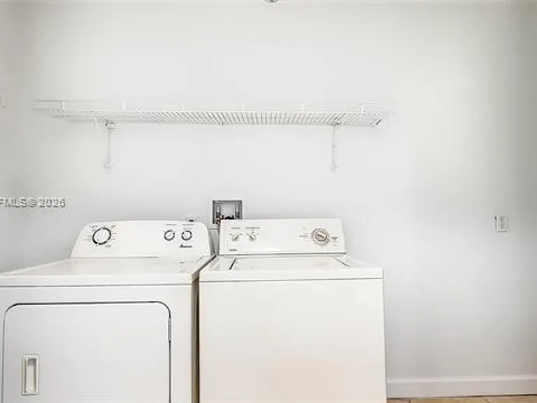 117 E 10th St #117 — Photo 10