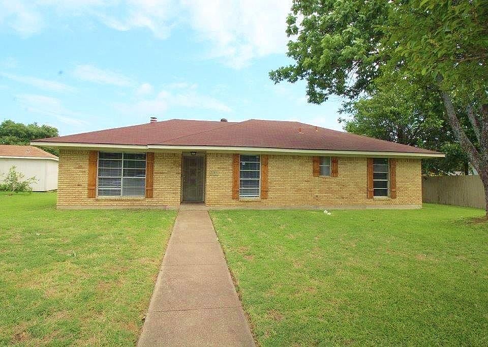 1st image of 601 N Lisa Ln