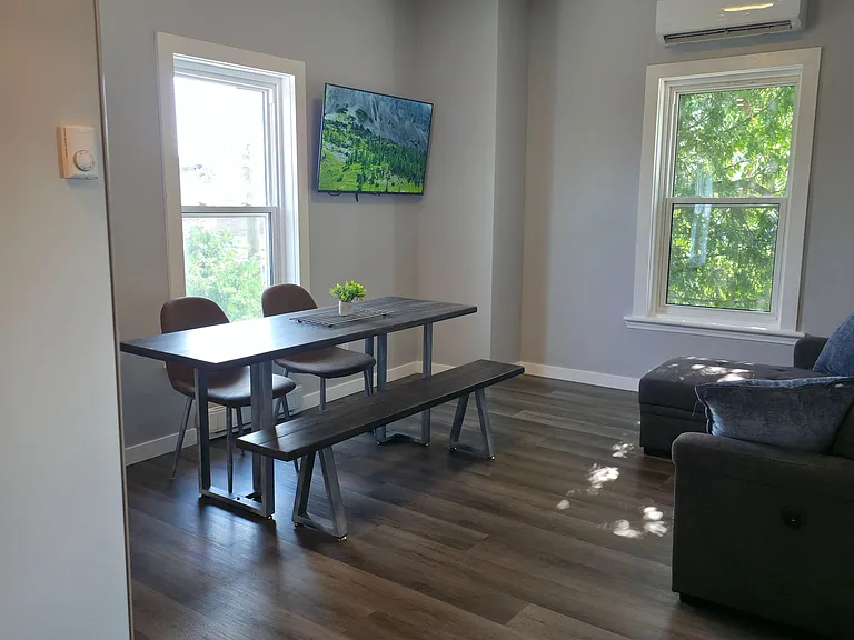 82 Albert St N #1 — Photo 8