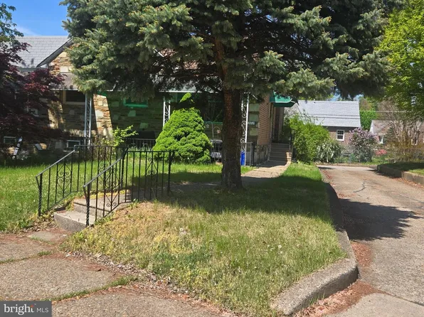 7382 Shelbourne St, Philadelphia, PA 19111