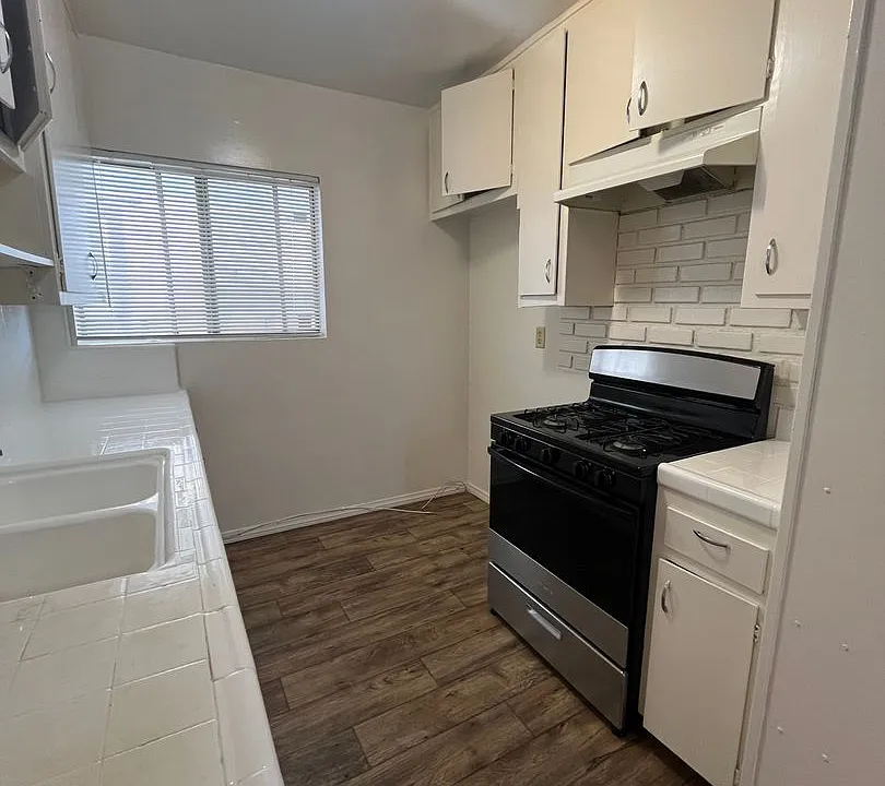 1169 Alameda Ave